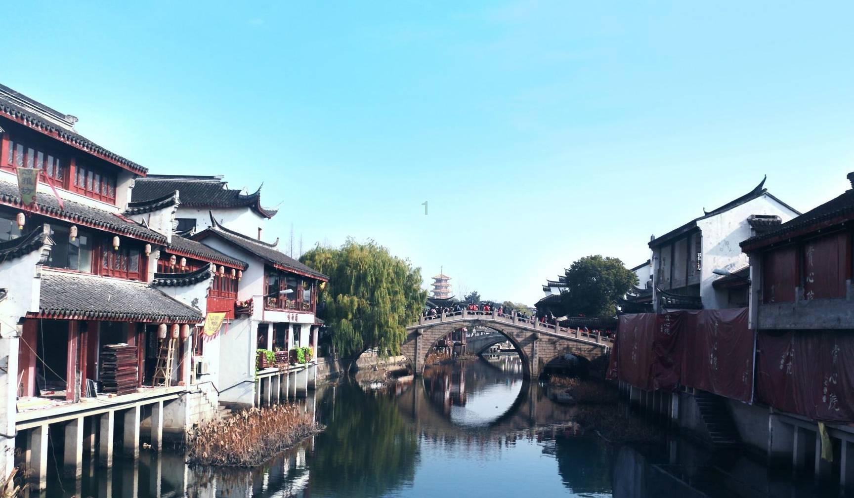 一筐苹果共重10千克把苹果拿出一半后连筐共重6千克这筐苹果重多少千克？游戏画面